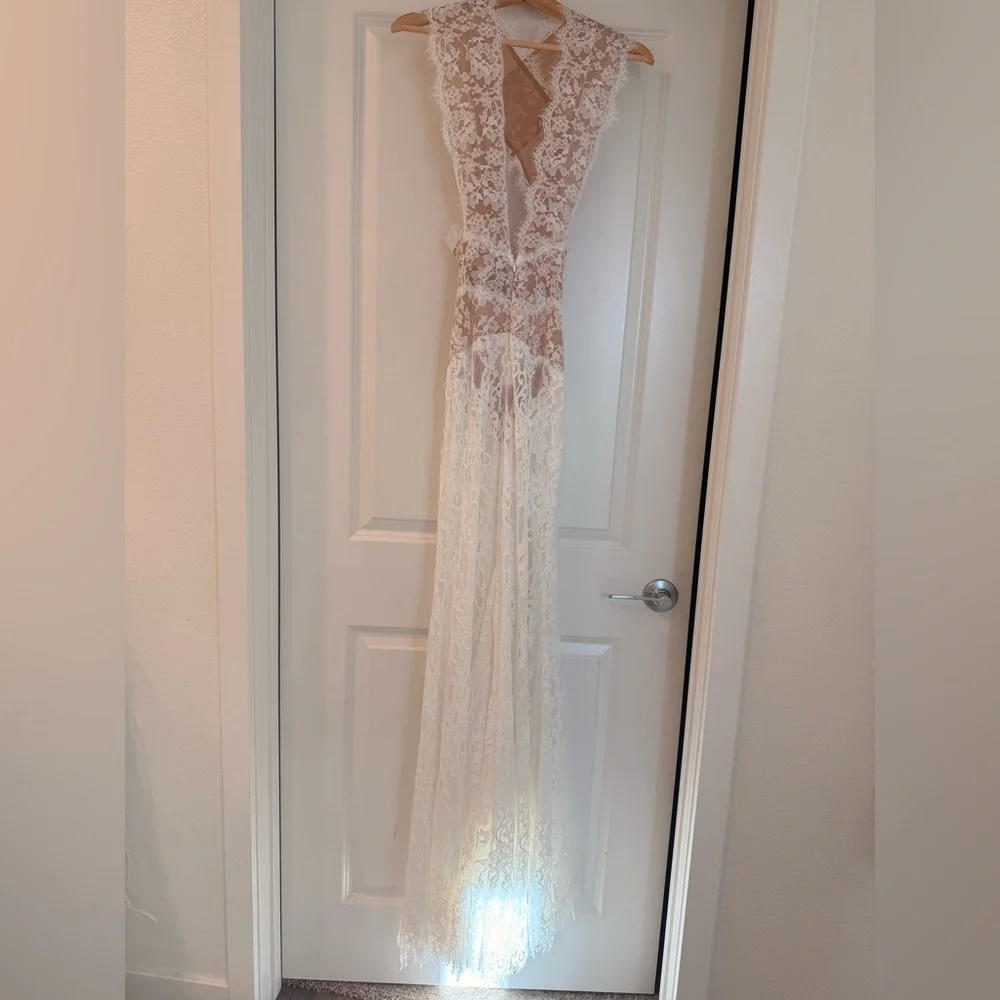 NWOT BRONX AND BANCO Naia Lace Gown in White Wedding Evening Gown